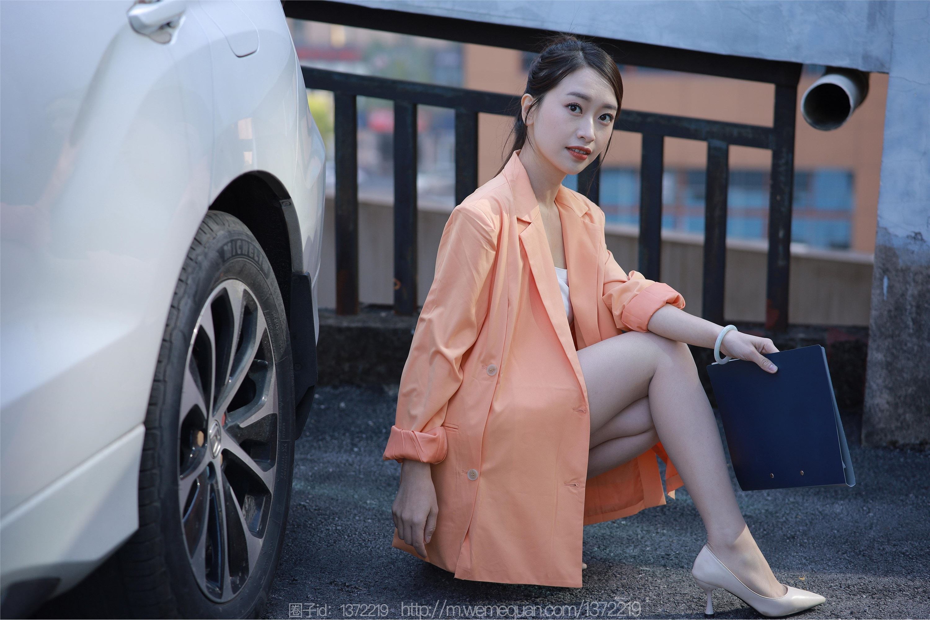 IESS异思趣向  2022.12.19 丝享家 1303 小婕《橙色外套》